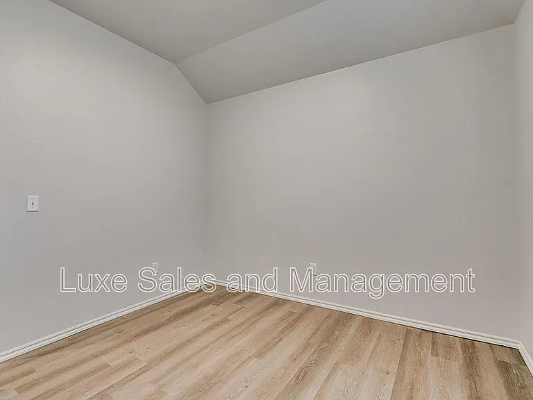 8012 NW 105th St — Photo 22