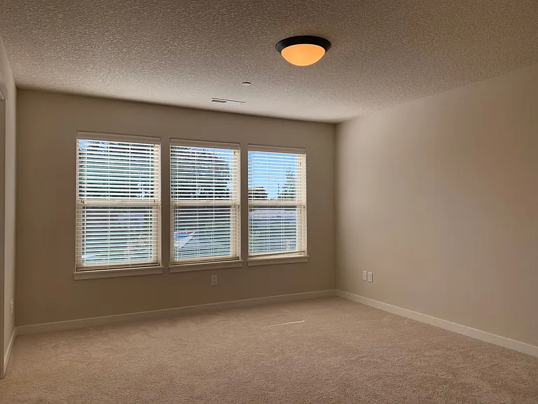 4223 NE Tacoma Ct — Photo 21