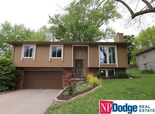 1322 S 166th St, Omaha, NE 68130