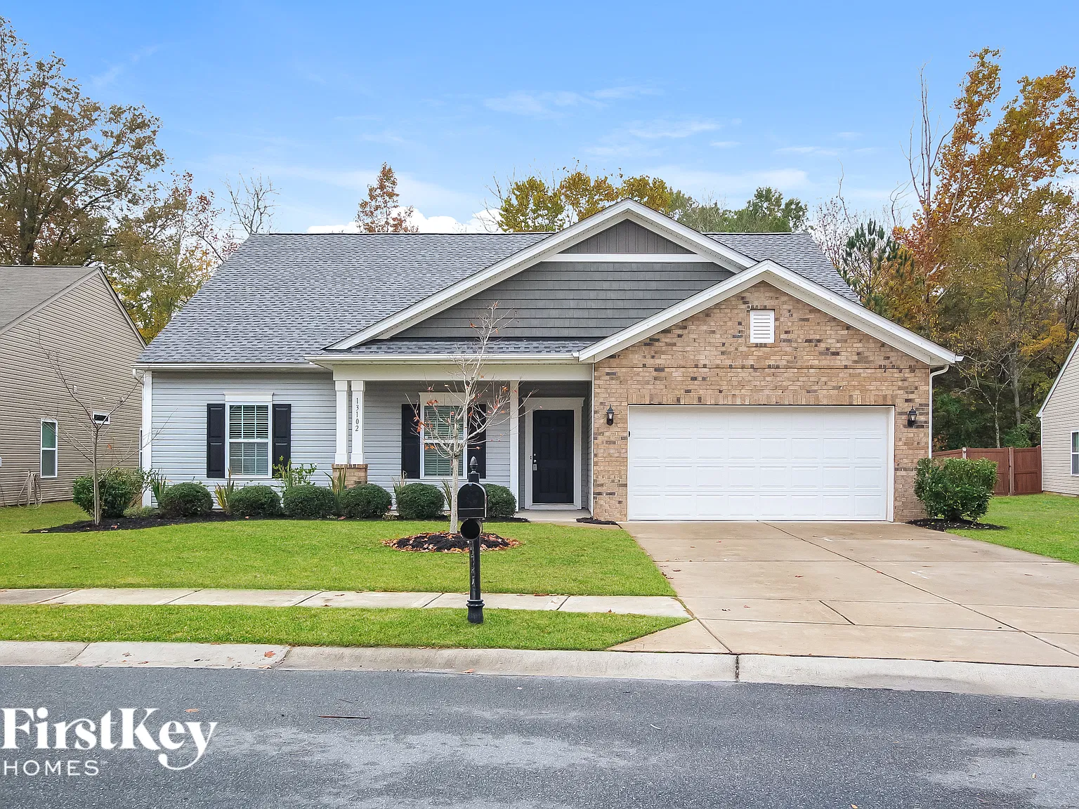 3 bed, 2.0 bath, 2732 sqft, $2,880 — Photo 1