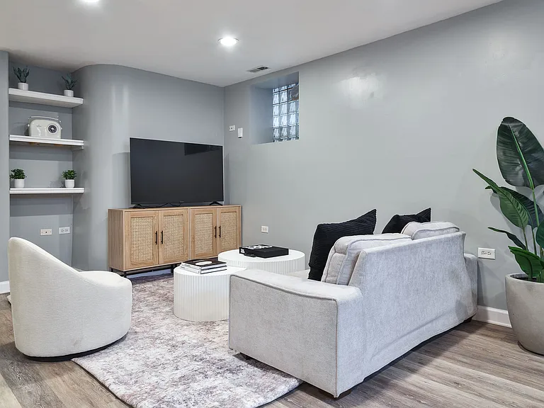 3047 N Clybourn Ave #G — Photo 3