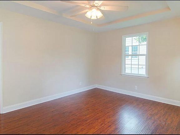 4th image of 2414 Clarendon Ave
