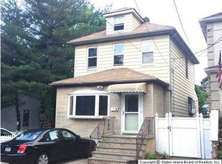 3 School Rd, Staten Island, NY 10305