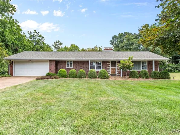 108 Saint Mary Dr, Collinsville, IL 62234