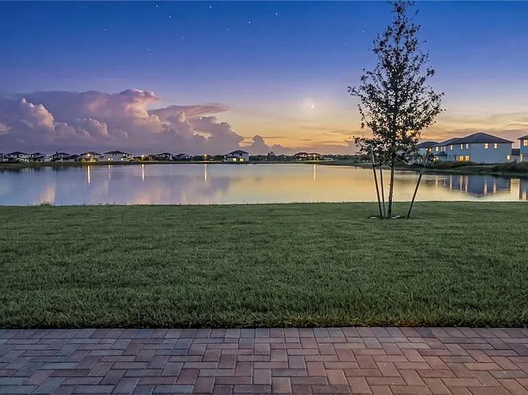 4775 Quercia Dr — Photo 40