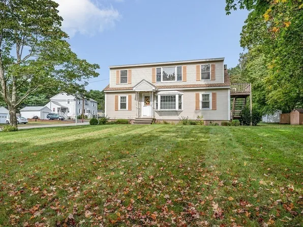 15 Bouchard Ave, Dracut, MA 01826