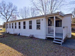 40 Old Hickory Dr, Saratoga Springs, NY 12866
