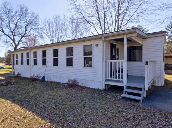 40 Old Hickory Dr, Saratoga Springs, NY 12866