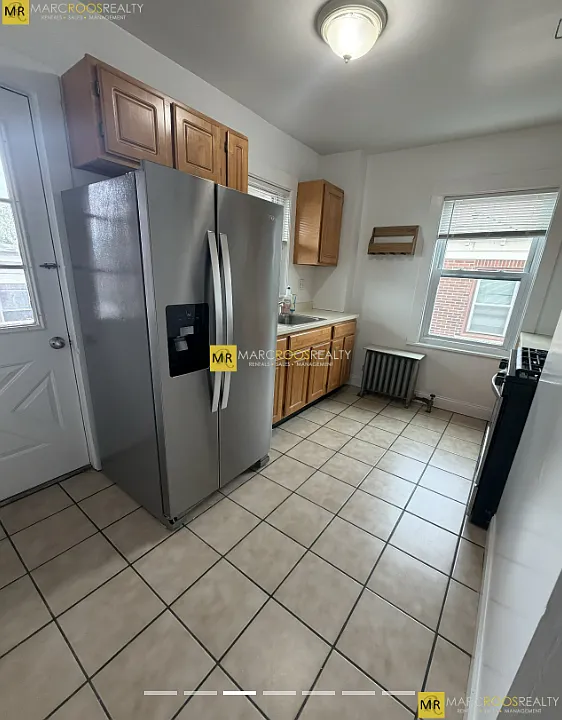 2 bed, 9999 sqft, $2,800 — Photo 3