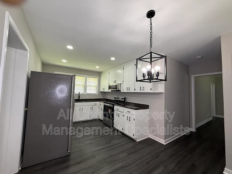 3 bed, 2.0 bath, 1496 sqft, $1,795 — Photo 4