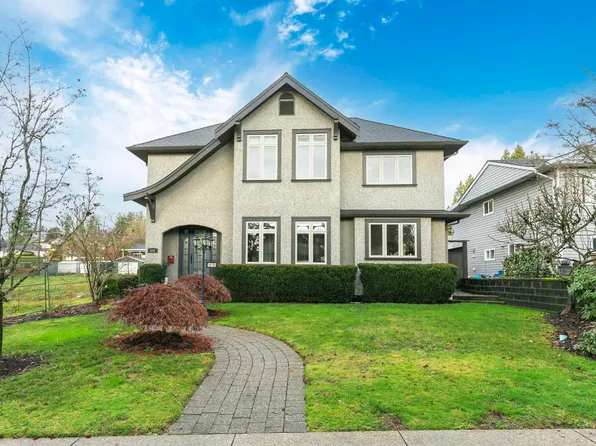 518 E 16th St, North Vancouver, BC V7L 2T6