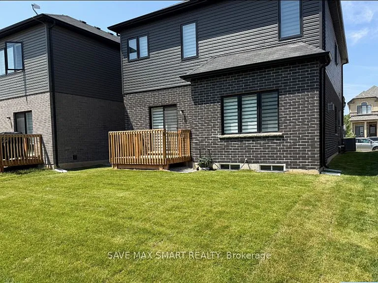 34 Dennis Ave N — Photo 32