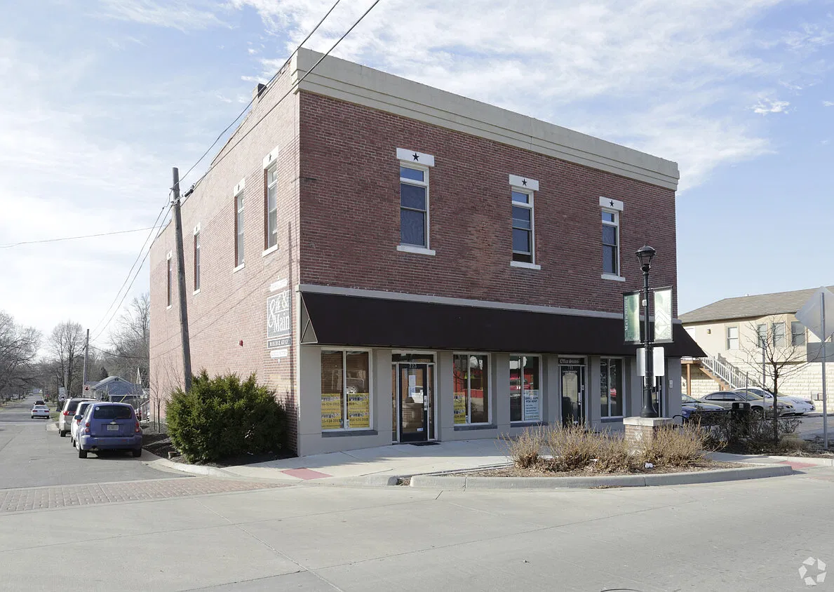 719 Main Street Grandvew — Photo 2