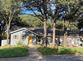 405 Hill Ct, Hurst, TX 76053