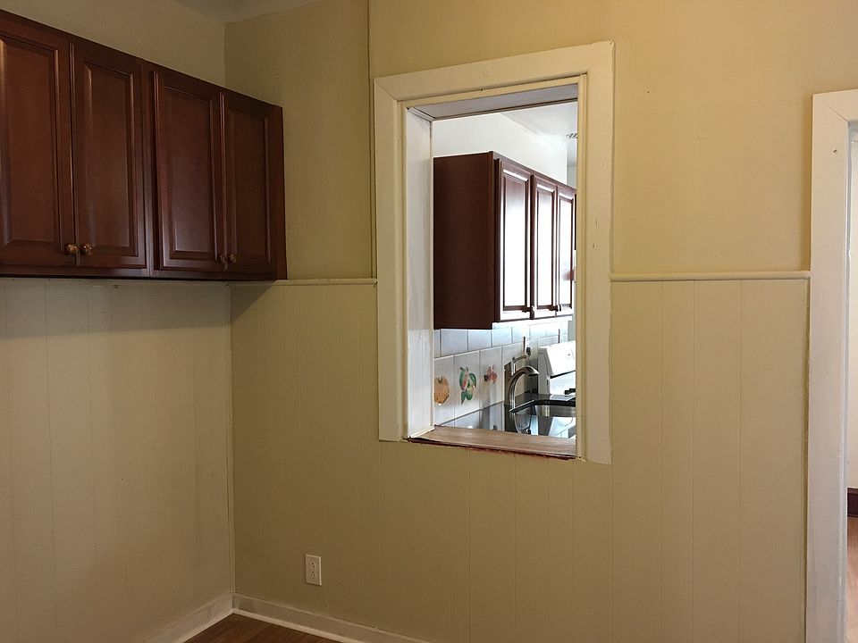 1st image of 225 E Westmoreland St