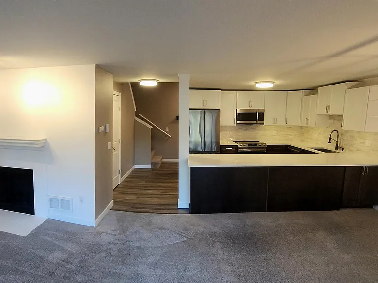 700 Front St S #D207 — Photo 1