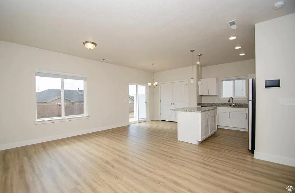 Building Photo - 855 W 600 S