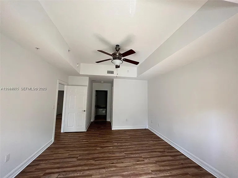 3001 NE 185th St #129 — Photo 15