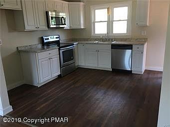 5th image of 2389 Washington Ave