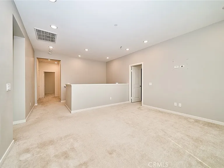 2622 E Embry Ln — Photo 36