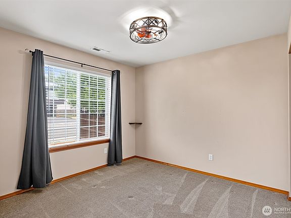 5th image of 406 E 24th Avenue