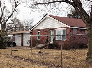 4304 Market St, East Saint Louis, IL 62207