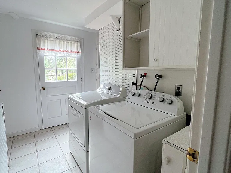 9236 Chapel Hill Ter — Photo 10