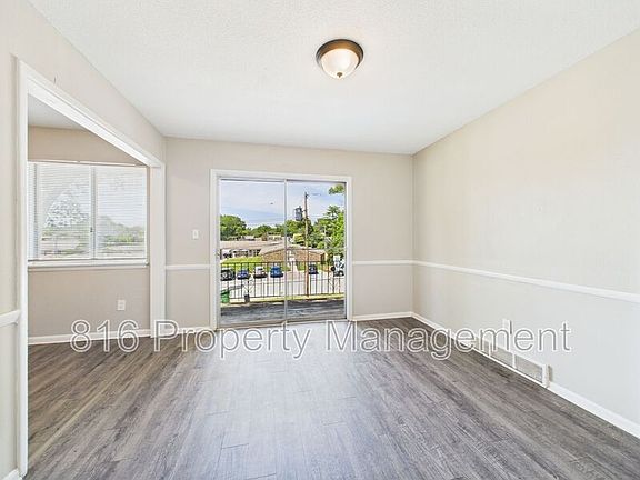 4th image of 8030 Campbell St #8036