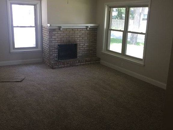 4th image of 1813 S Kenmore Dr