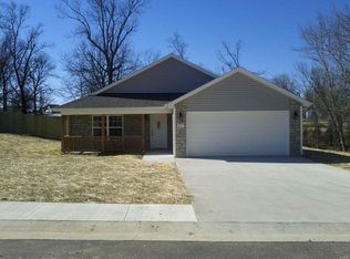 107 Oakmont Dr, Waynesville, MO 65583