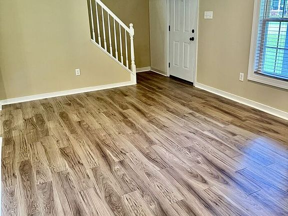 3rd image of 11713 Leiden Ln