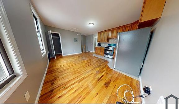 2nd image of 155 Pine Pl Floor 2