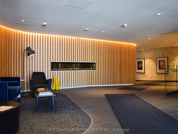 5th image of 160 Flemington Rd #402