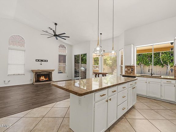 3rd image of 5761 W Park Ave