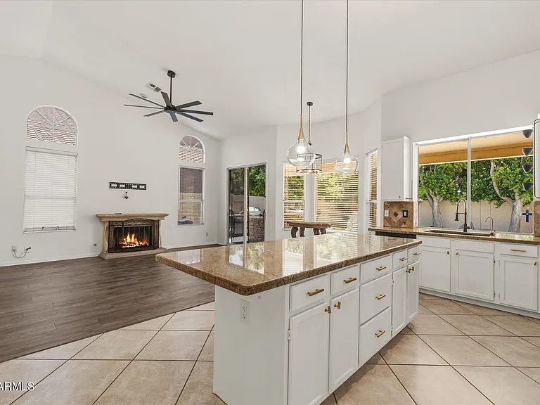 5761 W Park Ave — Photo 3