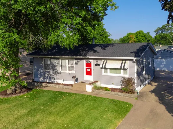 2123 N Gayman Ave, Davenport, IA 52804