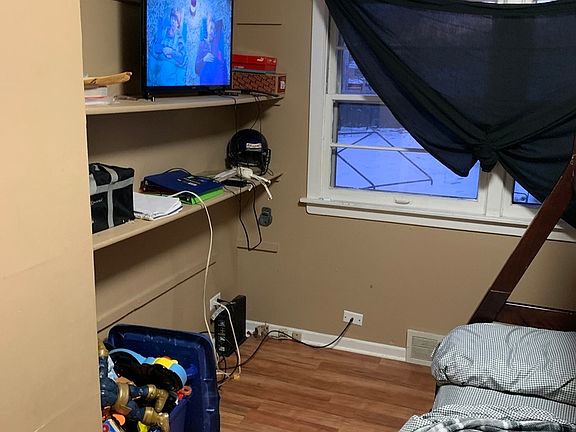 5th image of 404 N Ardmore Ave