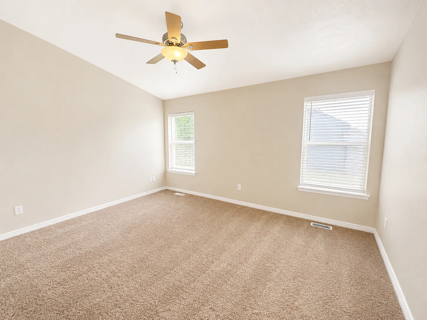 3 bed, 2.5 bath, 1488 sqft, $2,150 — Photo 3