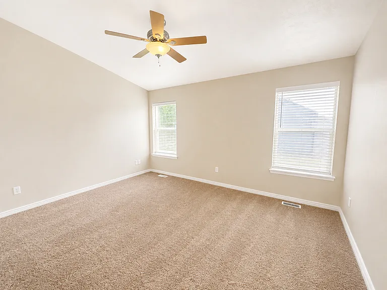 316 Jeannie Way — Photo 3