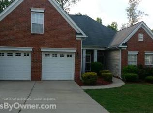 677 Ravenglass Dr, Fort Mill, SC 29715