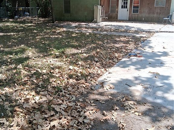 3rd image of 1702 Woodlawn St