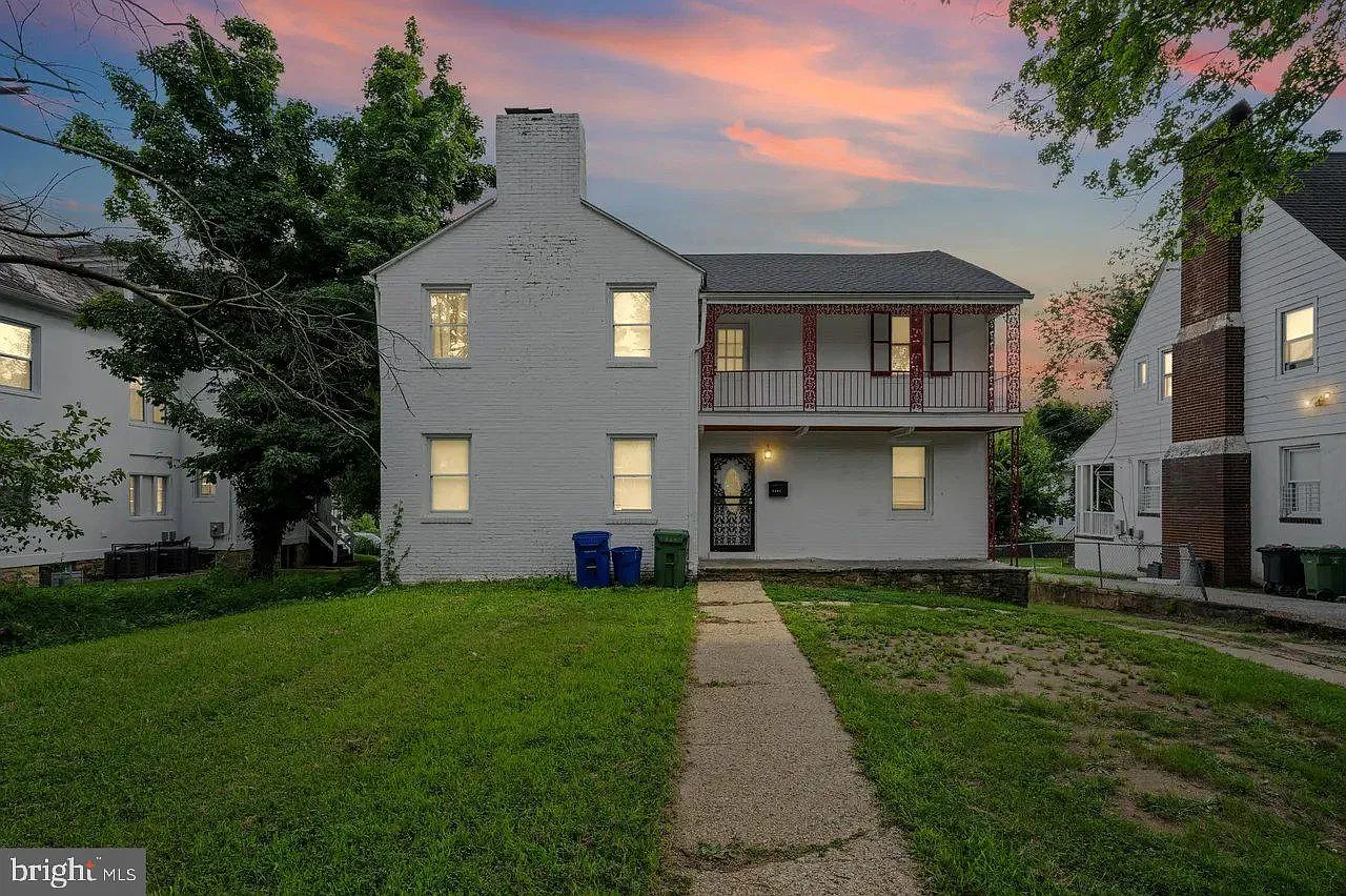 4 bed, 3.5 bath, 3135 sqft, $3,000 — Photo 1