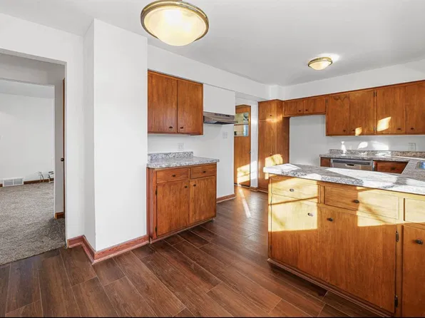 76 W 11th St, Fond Du Lac, WI 54935