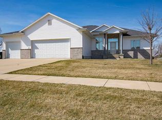 1718 Taft Dr SW, Cedar Rapids, IA 52404