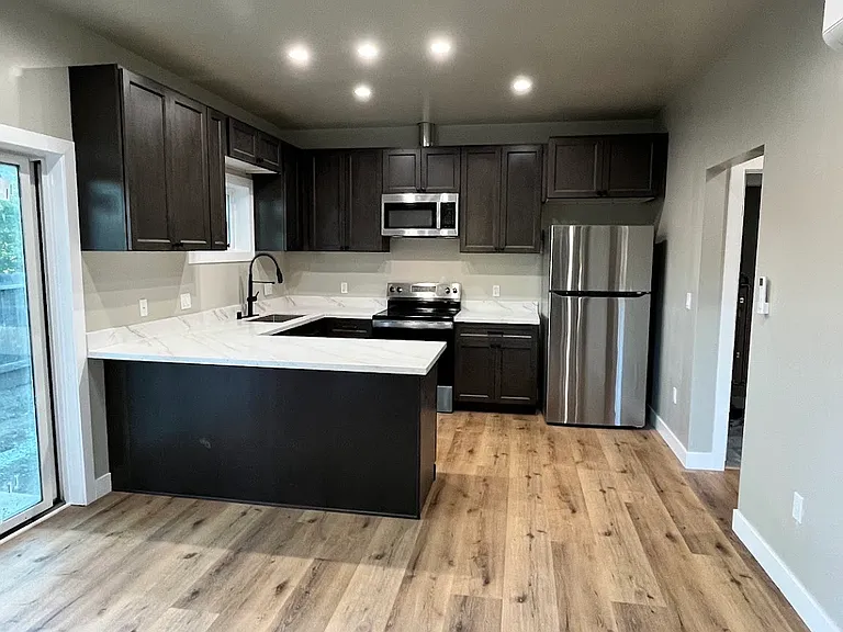 2520 Pfeffer Ln — Photo 3