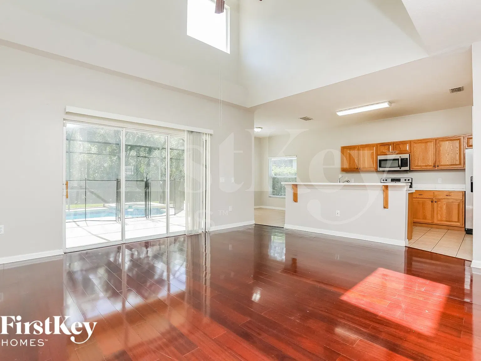 5 bed, 3.5 bath, 2532 sqft, $3,355 — Photo 2