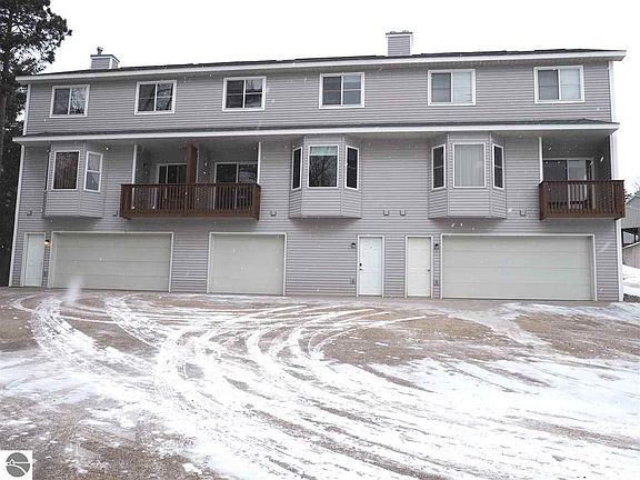 2nd image of 4023 Sherwood Forest Dr