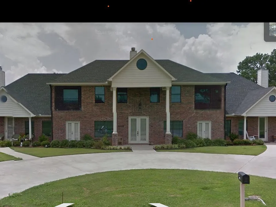 2005 Albert Broadfoot St #200