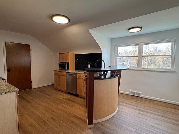 2nd image of 2237 Evergreen Rd APT 5