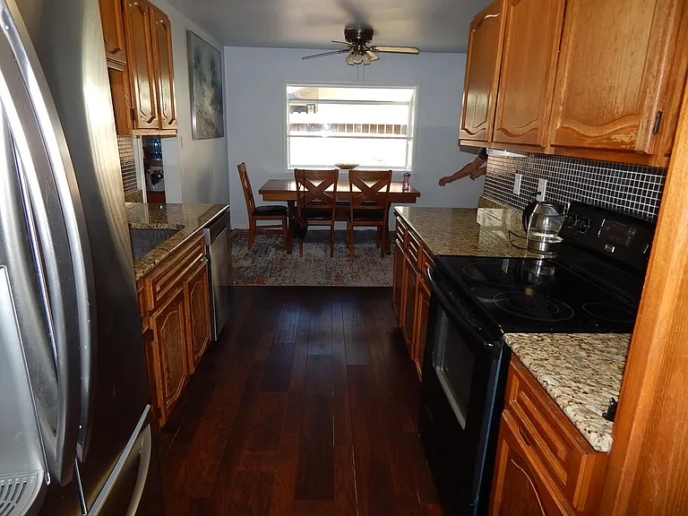1020 Snyder Dr — Photo 10